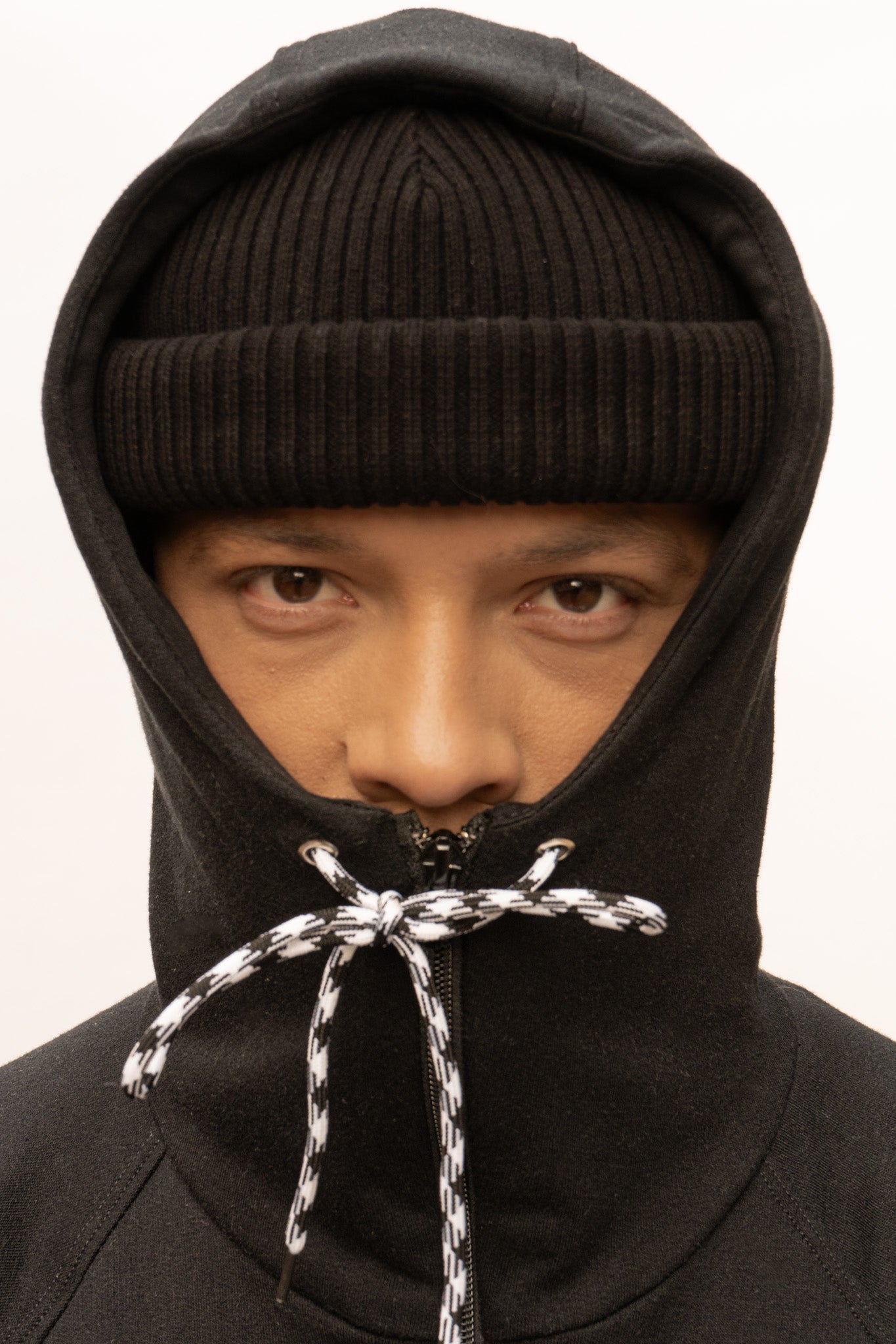 Commuter Zip Hoodie negro