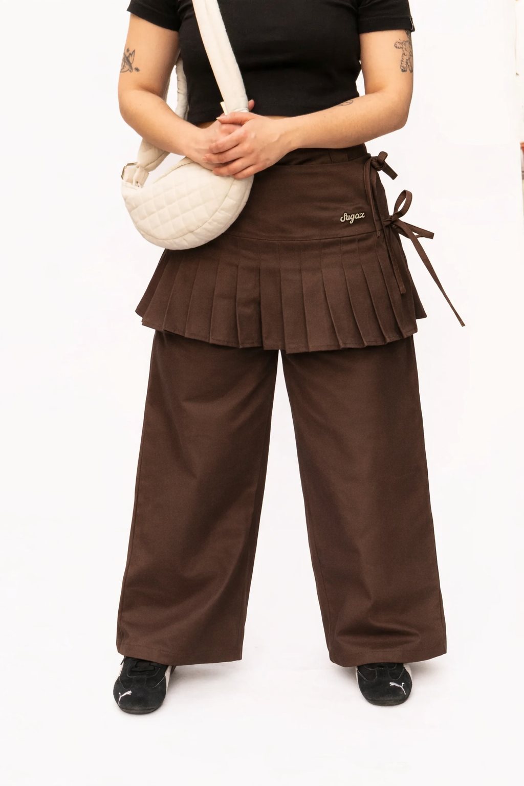 Baggy pants cafe